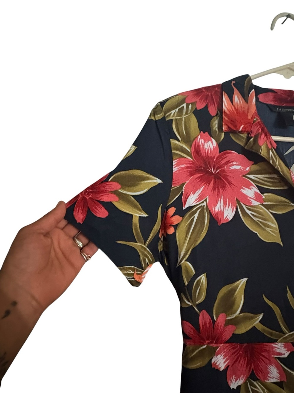 T & Company Vintage 90’s Floral Navy Button Up Tropical Casual Maxi Dress sz 12 - Picture 4 of 9